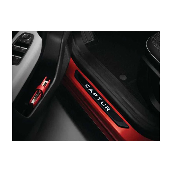 Renault Captur (2019 - ..) scuff plates illuminated