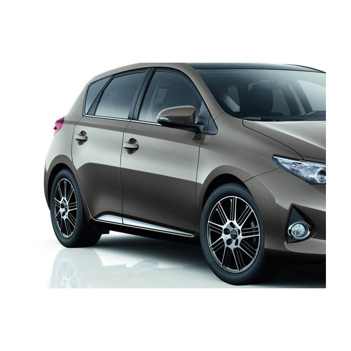 Toyota Auris (2013 - 2019) side sills chrome