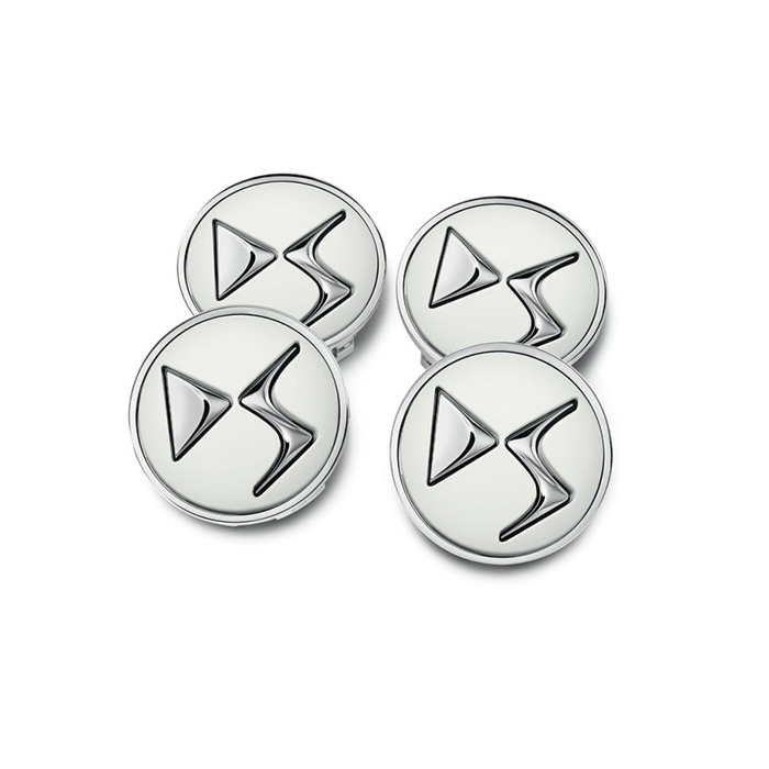 DS hub caps Blanc Banquise with DS-logo