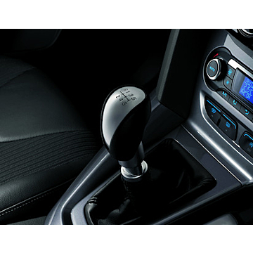 Ford Focus (01/2011 - 08/2014) gear shift knob black leather and aluminum design