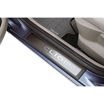 Renault Clio 2005 - 2012 scuff plates (5-drs & Estate)