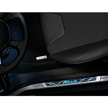 Ford Focus (01/2011 - 03/2018) front door sills, with blue illuminated Focus logo