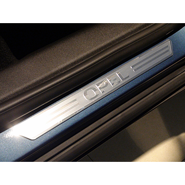 Opel scuff plate short