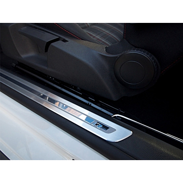 Volkswagen Golf 6 R-line scuff plates (5-drs)