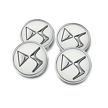 DS hub caps Blanc Banquise with DS-logo