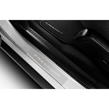 Fiat Freemont scuff plates stainless steel